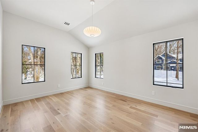 91 Macarthur Avenue, Closter, NJ 07624