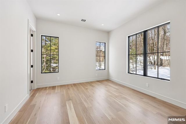 91 Macarthur Avenue, Closter, NJ 07624