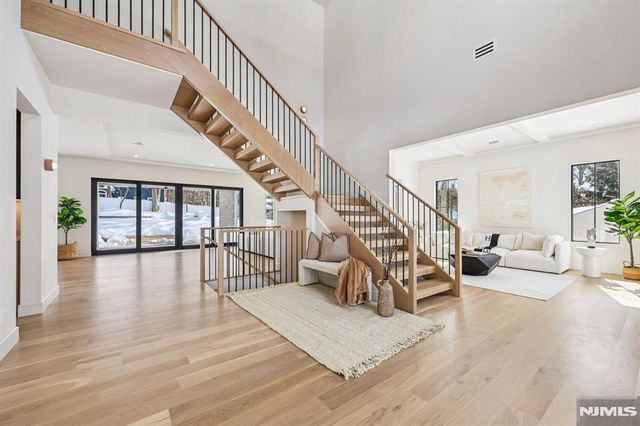 91 Macarthur Avenue, Closter, NJ 07624