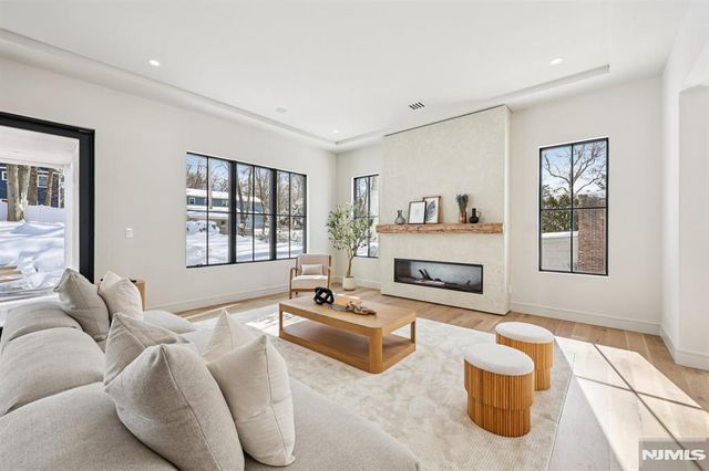 91 Macarthur Avenue, Closter, NJ 07624