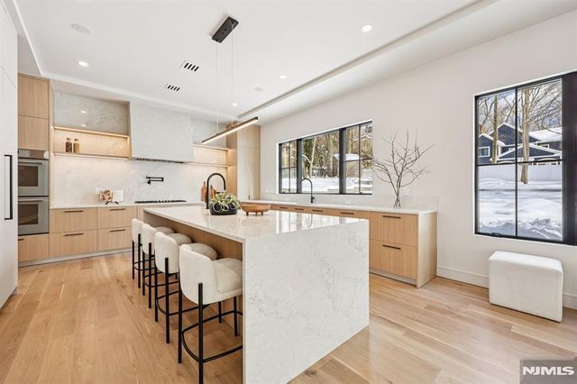 91 Macarthur Avenue, Closter, NJ 07624