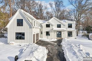 91 Macarthur Avenue, Closter, NJ 07624