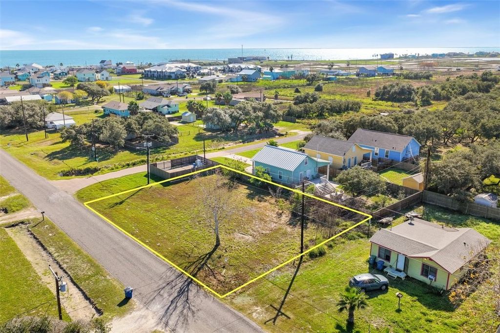 519 E 1st St, Rockport, TX 78382 — photo 5