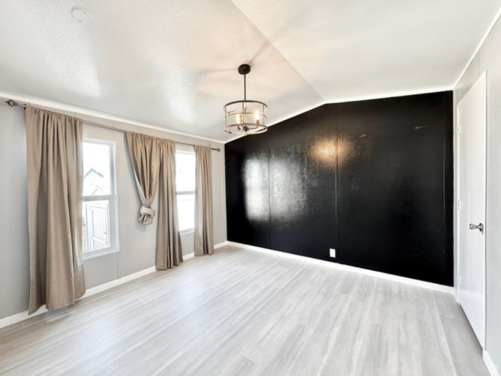 Image 9 of property listing at 3769 S COPPER RIDGE DR #78, Magna, UT 84044