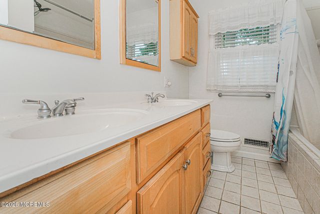 90 Oak Hill Drive, Toms River, NJ 08753