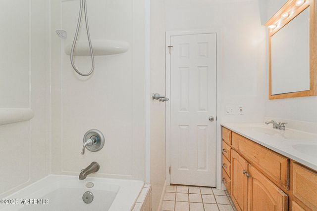 90 Oak Hill Drive, Toms River, NJ 08753