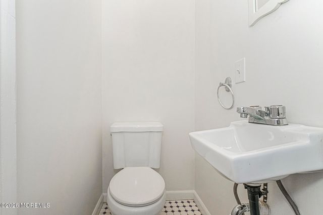 90 Oak Hill Drive, Toms River, NJ 08753