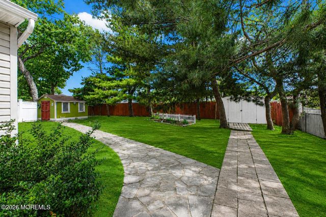 90 Oak Hill Drive, Toms River, NJ 08753