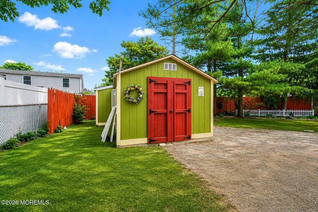 90 Oak Hill Drive, Toms River, NJ 08753