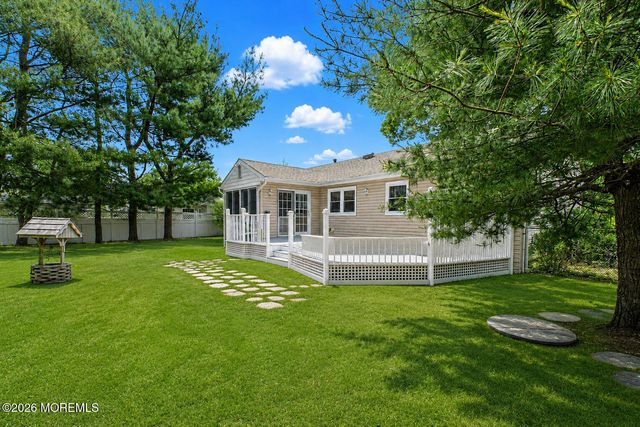 90 Oak Hill Drive, Toms River, NJ 08753