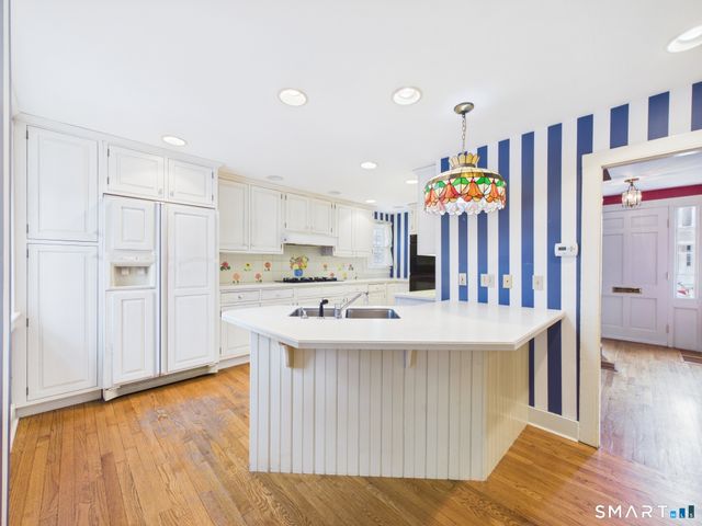 21 Elm Street, Stonington, CT 06378