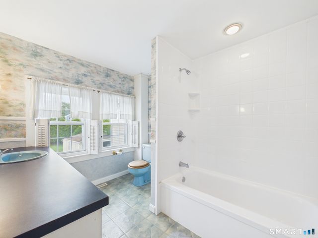 21 Elm Street, Stonington, CT 06378