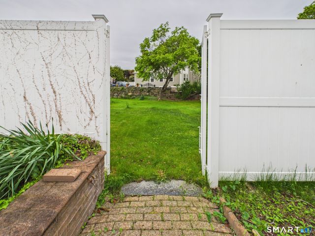 21 Elm Street, Stonington, CT 06378
