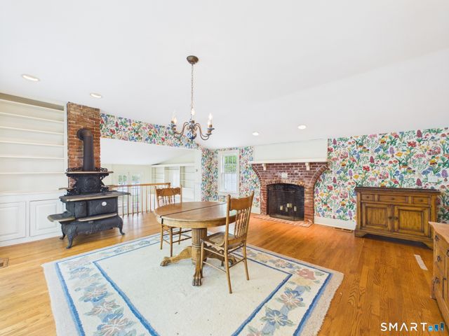 21 Elm Street, Stonington, CT 06378