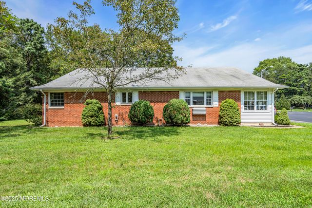 614 Willow Lane A, Whiting, NJ 08759