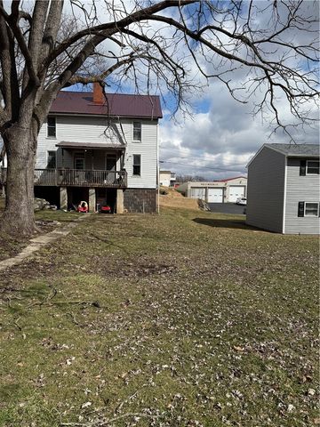 473 Ellsworth St, California, PA 15419