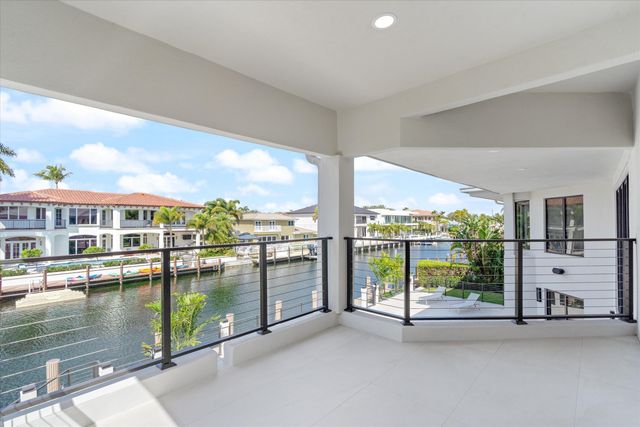3721 NE 30th Avenue, Lighthouse Point, FL 33064