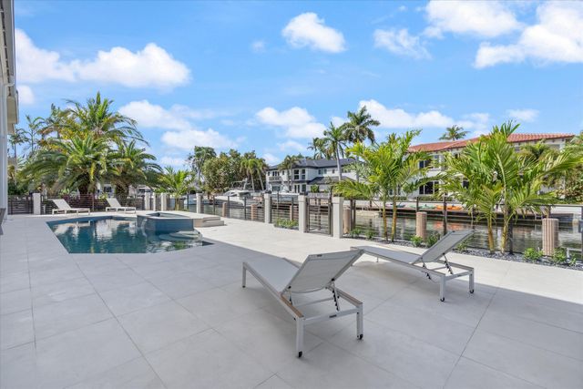 3721 NE 30th Avenue, Lighthouse Point, FL 33064