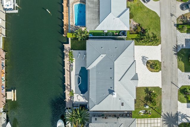 3721 NE 30th Avenue, Lighthouse Point, FL 33064