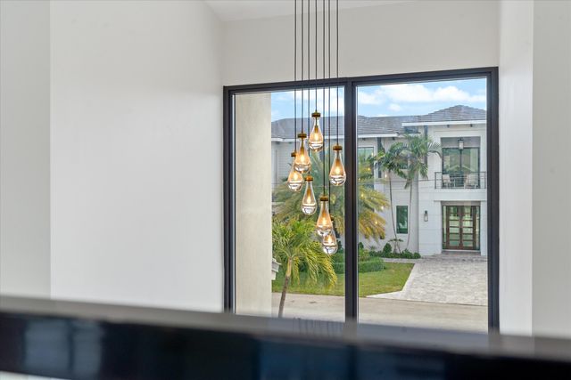 3721 NE 30th Avenue, Lighthouse Point, FL 33064