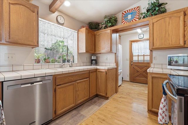 5402 Begonia Dr, Pollock Pines, CA 95726