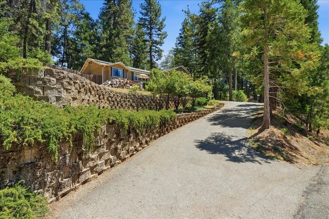 5402 Begonia Dr, Pollock Pines, CA 95726