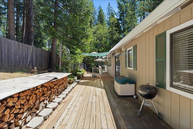 5402 Begonia Dr, Pollock Pines, CA 95726