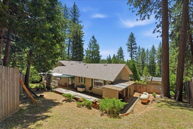 5402 Begonia Dr, Pollock Pines, CA 95726