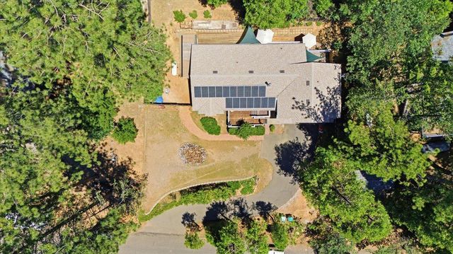 5402 Begonia Dr, Pollock Pines, CA 95726