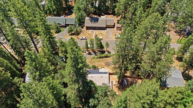 5402 Begonia Dr, Pollock Pines, CA 95726