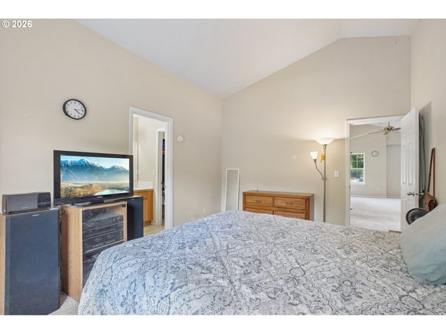 759 Se CAMELLIA Ct, Hillsboro, OR 97123