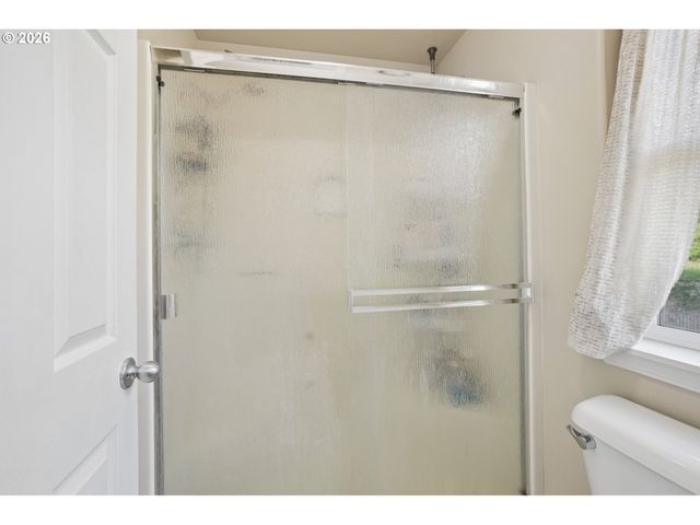 759 Se CAMELLIA Ct, Hillsboro, OR 97123