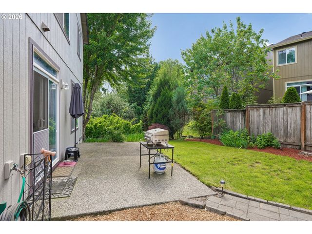 759 Se CAMELLIA Ct, Hillsboro, OR 97123