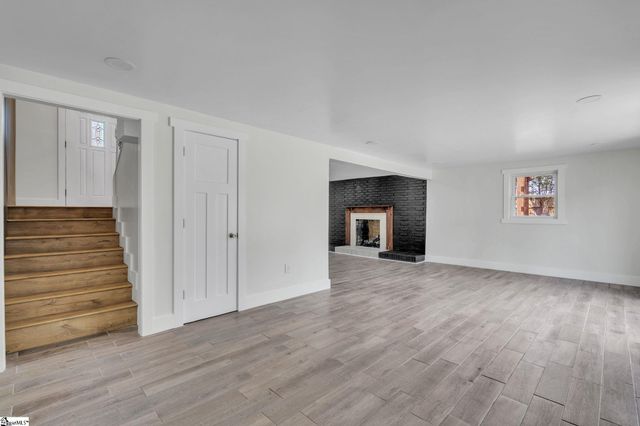 1 W Golden Strip Drive, Mauldin, SC 29662