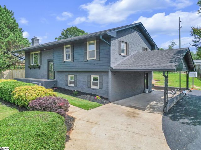 1 W Golden Strip Drive, Mauldin, SC 29662