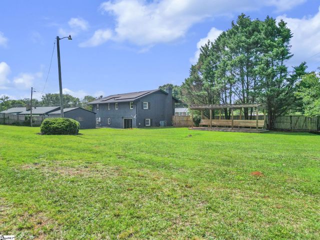 1 W Golden Strip Drive, Mauldin, SC 29662