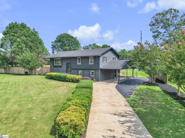 1 W Golden Strip Drive, Mauldin, SC 29662