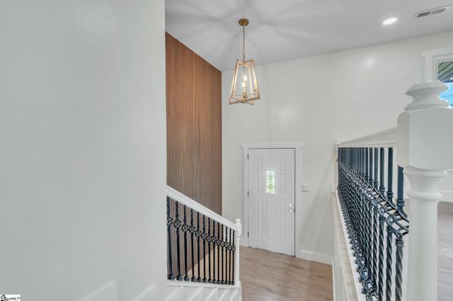 1 W Golden Strip Drive, Mauldin, SC 29662