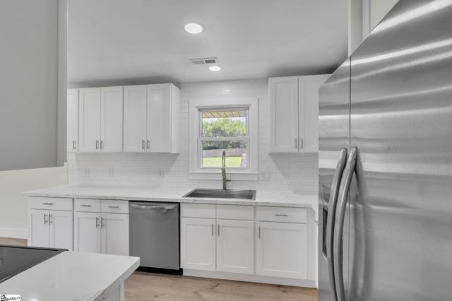 1 W Golden Strip Drive, Mauldin, SC 29662