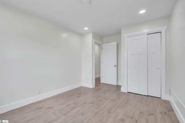 1 W Golden Strip Drive, Mauldin, SC 29662