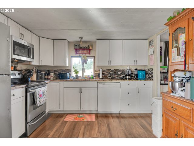 73859 CEDAR GROVE Dr, Clatskanie, OR 97016