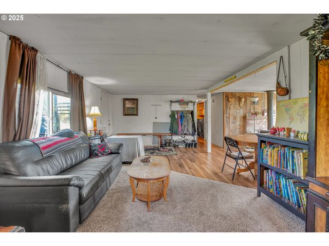 73859 CEDAR GROVE Dr, Clatskanie, OR 97016