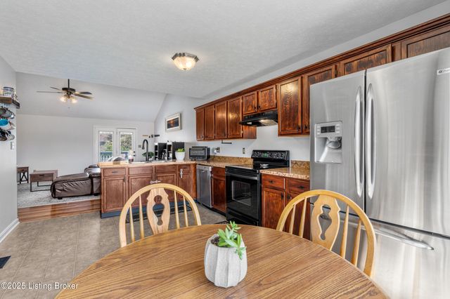 5705 Bartview Ct, Louisville, KY 40229