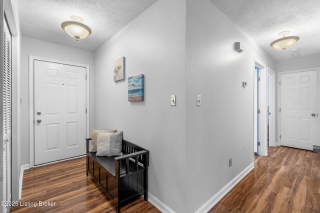 5705 Bartview Ct, Louisville, KY 40229