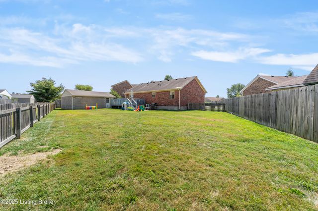 5705 Bartview Ct, Louisville, KY 40229