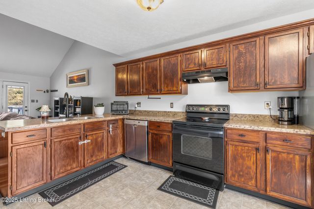 5705 Bartview Ct, Louisville, KY 40229