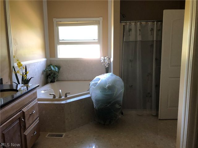 5168 Roxanne Lane, Brunswick, OH 44212