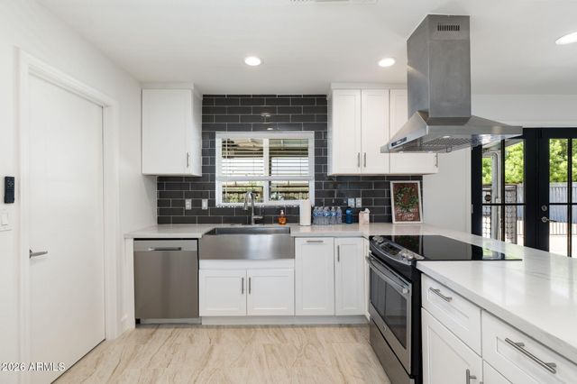 1553 W PLANA Avenue, Mesa, AZ 85202