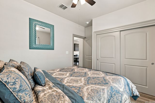 250 Englewood Dr, San Antonio, TX 78213