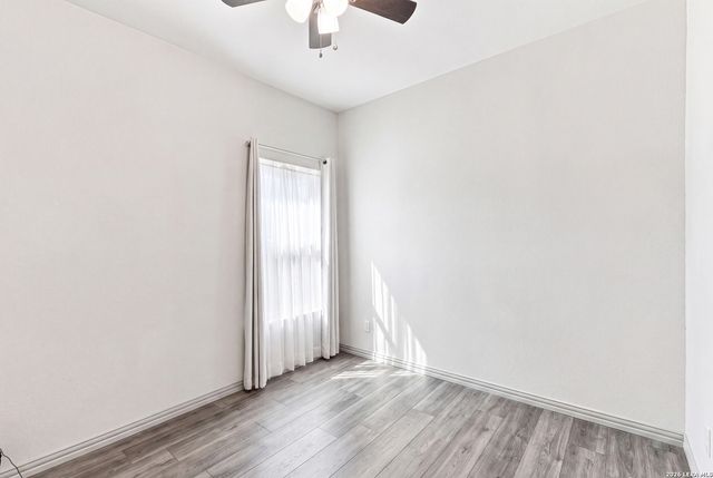 250 Englewood Dr, San Antonio, TX 78213
